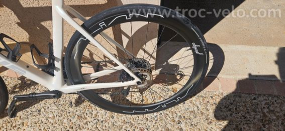 Vélo de route adris Le Performance ultegra di2 + jantes roulements céramiques  - 3