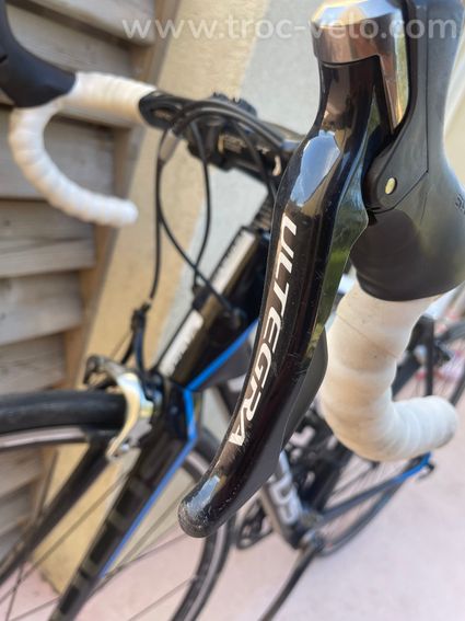 Vélo route Focus cayo carbone ultegra - 5