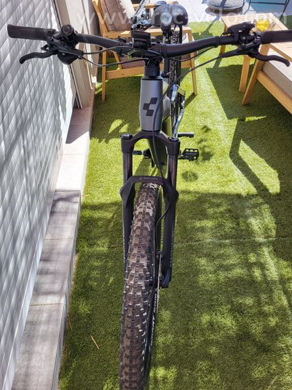 A VENDRE VTTAE CUBE ETAT NEUF 100KMS DE ROULAGE PISTE CYCLABLE JAMAIS TT - 2
