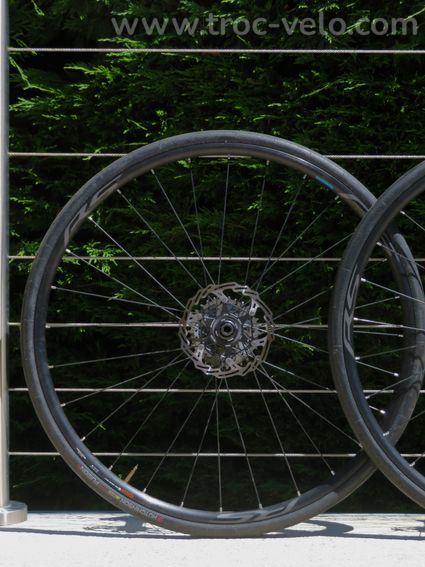 Paire de roues Shimano WH-RS171 Disc + pneumatiques, disques et cassette - 3