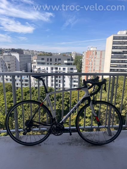 Scott Addict 2019 - Taille 56 - Carbone - Shimano 105 - 2