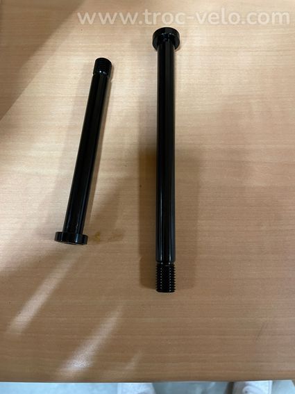 Axe de roues