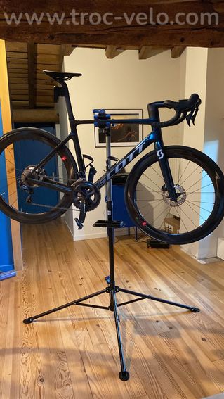 SCOTT ADDICT RC40