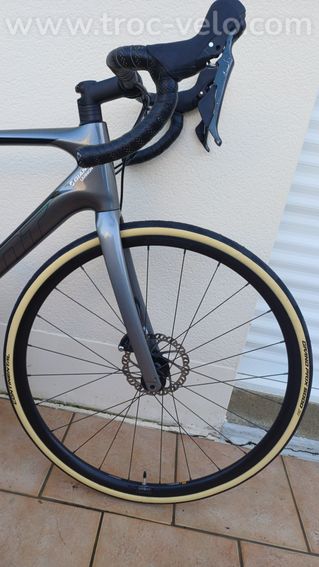 GIANT DEFY Advanced 3 2021 Taille M - Shimano Tiagra - 9