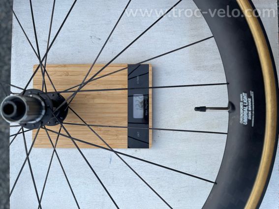 Roues carbone Edco Umbrial Light Disc 45 mm à boyaux, NEUVES (0 km), axes 12 mm, Centerlock - 9