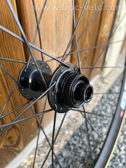 Roues carbone Edco Umbrial Light Disc 45 mm à boyaux, NEUVES (0 km), axes 12 mm, Centerlock - 10