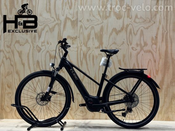 Cube Touring Hybrid Pro 625 Vélo électrique Shimano Cues 2023 - 2