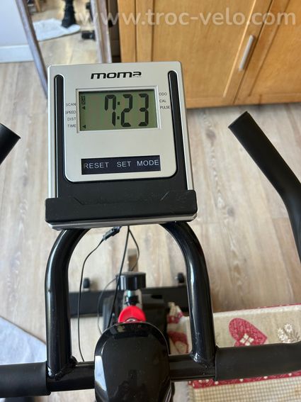 Vélo de spinning moma fitness tout neuf - 3