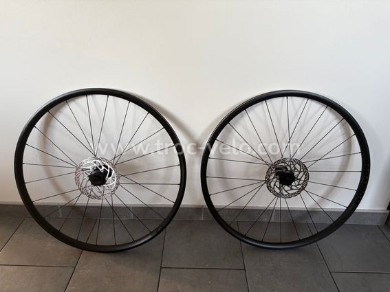Roues Bontrager paradigm tlr 23 neuves