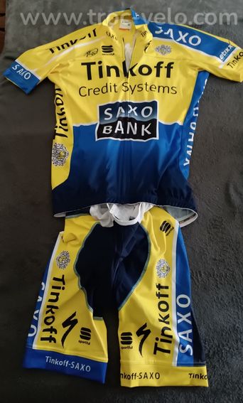 Ensemble saxo Tinkoff