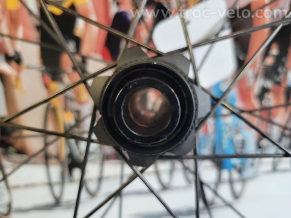 Roue avant DT Swiss M1900 27.5" - 3