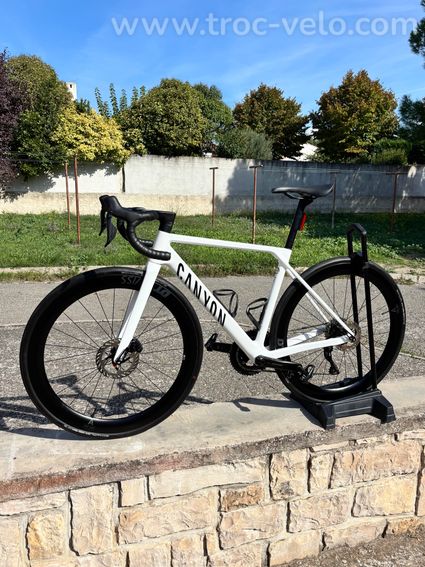 Canyon Ultimate CF 7 Di2 AERO