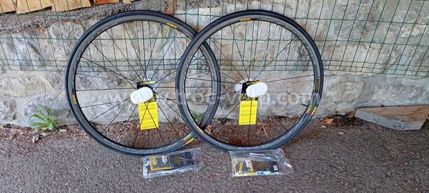 Paire roues Mavic Ksyrium Pro Carbon SL Pneu MAVIC 74450 Troc Velo