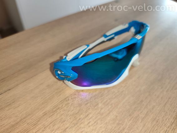 Oakley jaw beaker - 2