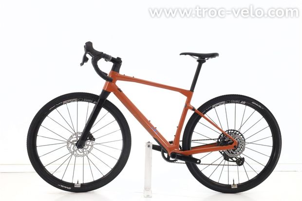 BMC URS 01 Three Carbone - 2