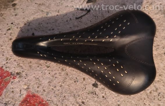 Vends selle Italia sport Gel flow - 2