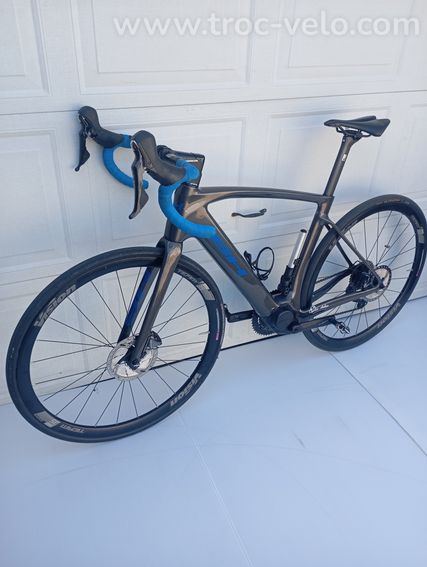VELO DE ROUTE ELECTRIQUE BH CORE RACE CARBON 1.6 - 3