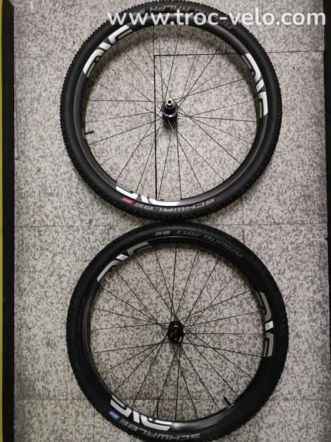 Roue VTT XC haut de gamme Enve M525 carbone 29 pouces casi neuves - 5