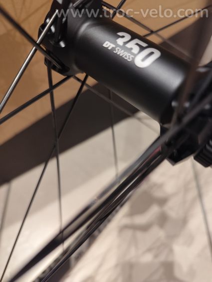 Roue avant DT Swiss XR 1700 29 pouces neuve - 4