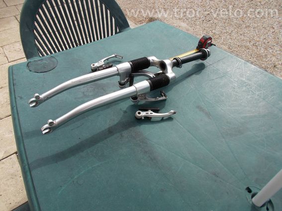 pièces velo decathlon 1 cadre er fourche télescopique  en bon etat - 4