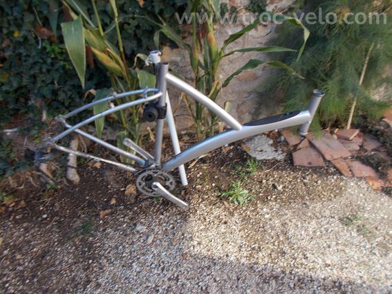pièces velo decathlon 1 cadre er fourche télescopique  en bon etat - 9