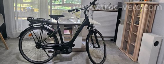 Vélo électrique CUBE Travel Hybrid Easy–Excellent état–Seulement 623 km - 2