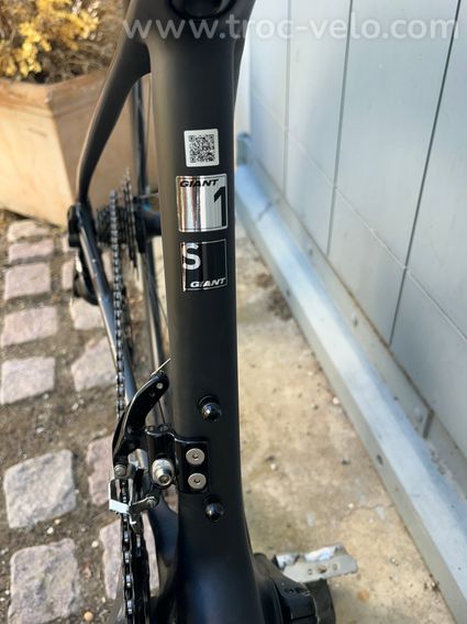 Giant FastRoad CoMax 1 (Carbone) – ROUES CARBONE SLR0 et SLR1 TUBELESS - 5