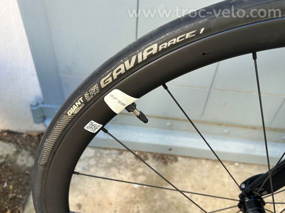 Giant FastRoad CoMax 1 (Carbone) – ROUES CARBONE SLR0 et SLR1 TUBELESS - 14