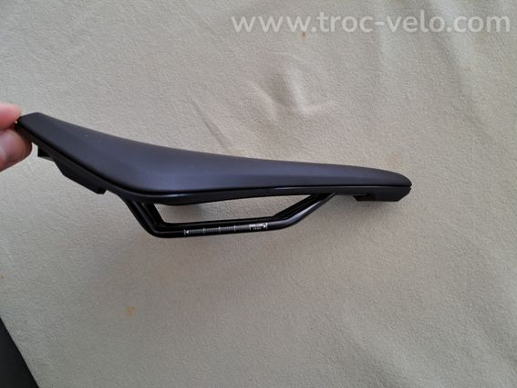 Selle DECATHLON route light - 3