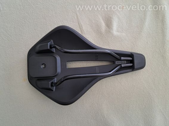 Selle DECATHLON route light - 4