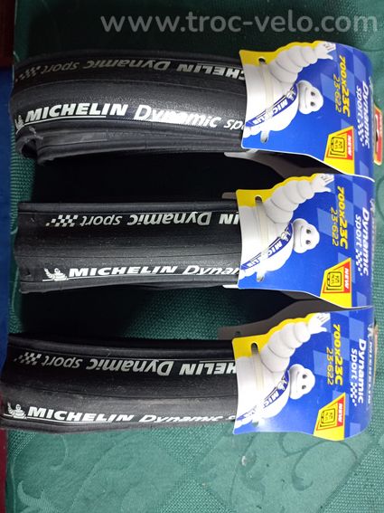 Lot de trois pneus route michelin 700x23C