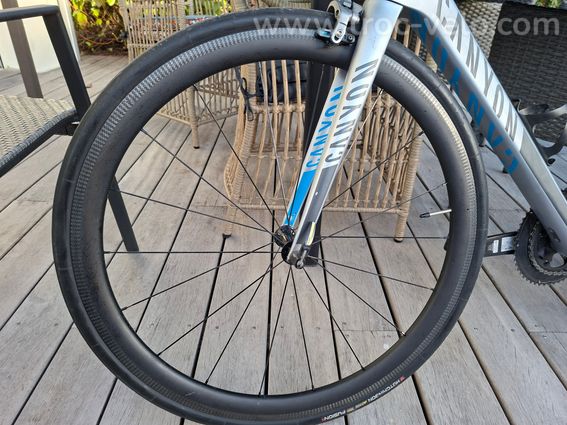 Canyon ultimate CF SL carbone avec jantes carbones - 2