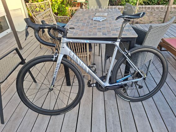Canyon ultimate CF SL carbone avec jantes carbones - 9