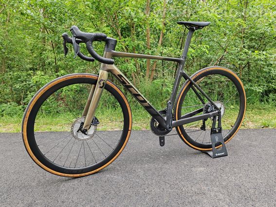 SCOTT ADDICT RC 15 – HMX – ULTEGRA Di2 – ROVAL C38 – COCKPIT SYNCROS CRESTON iC SL - 2