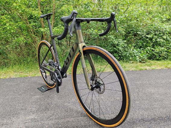 SCOTT ADDICT RC 15 – HMX – ULTEGRA Di2 – ROVAL C38 – COCKPIT SYNCROS CRESTON iC SL - 15