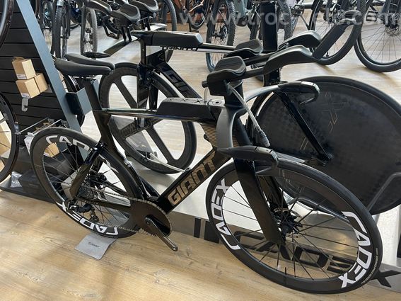 Giant TRINITY disc 2025 M sram force E1 - 10