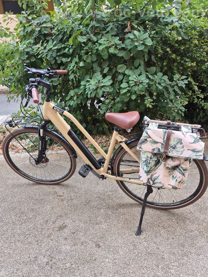 Vélo de ville électrique Bicyklet Camille – 411 km – État proche du neuf