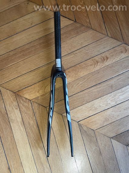 Fourche carbone Look - 2