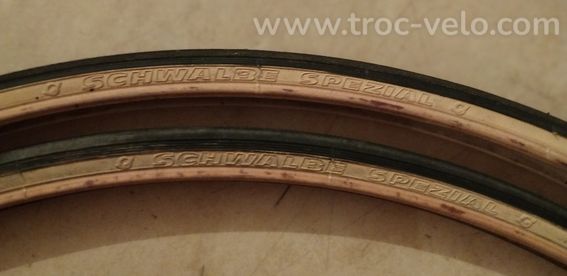 Pneus vintage Schwalbe Spézial 622x20 bi-color noir-beige en Bé