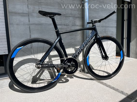 Giant Omnium