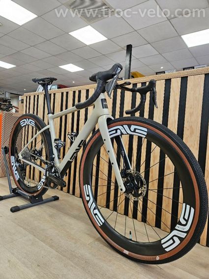 ENVE MOG avec roue ENVE SES 4.5 - 2