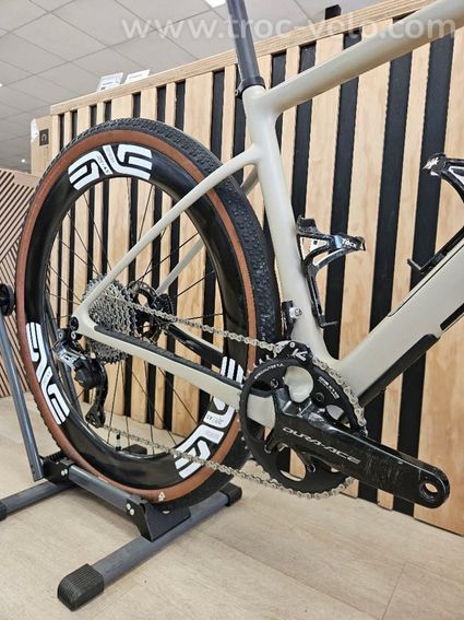 ENVE MOG avec roue ENVE SES 4.5 - 4