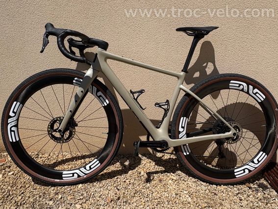 ENVE MOG avec roue ENVE SES 4.5 - 14