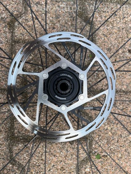 Roue avant dynamo Mach1 x Shutter Precision - 2