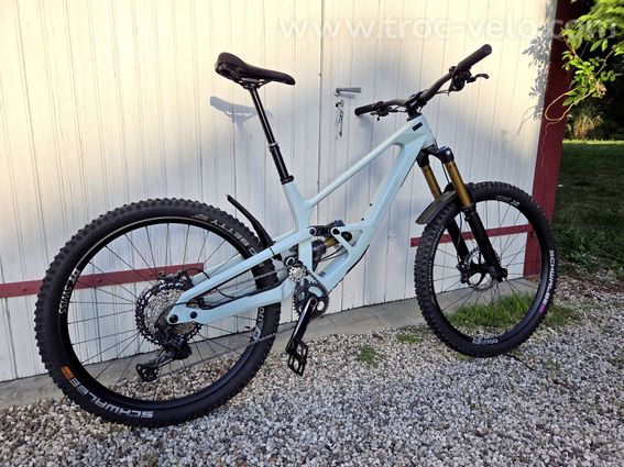 Lapierre Spicy CF 8.9 (2025) - Taille L - Mullet 27,5/29 - État NEUF - 2