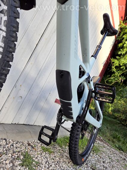 Lapierre Spicy CF 8.9 (2025) - Taille L - Mullet 27,5/29 - État NEUF - 12