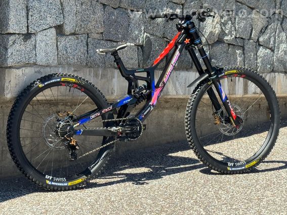 SANTA CRUZ V10 2026 - 2