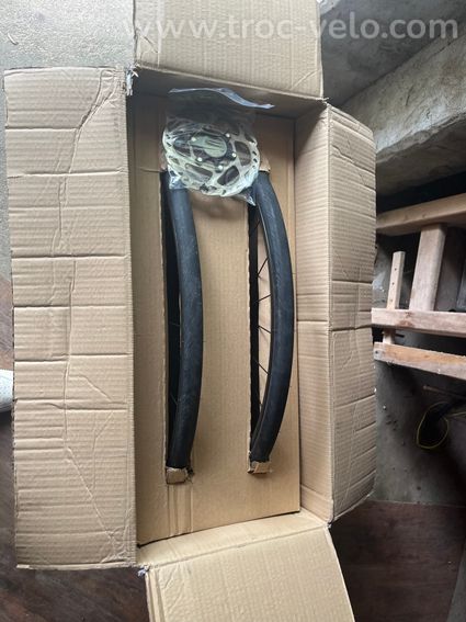 Pack Roues Shimano RS171 Disque + Pneus Pirelli P7 + Disques 105 (Prêt à rouler) - 5