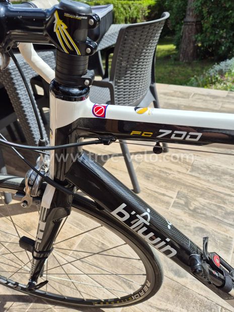 Btwin FC 700 Full Composit SHIMANO 78200 Troc Velo
