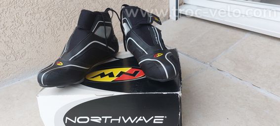 Chaussures de vélo Northwave, neuves, 38 - 9